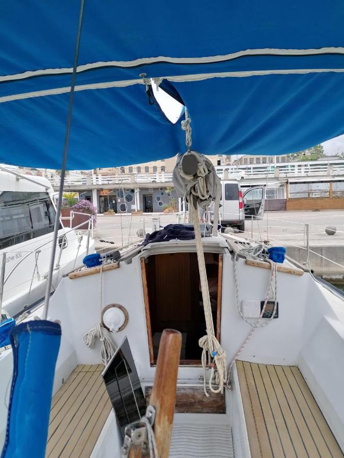 Cozy Sailboat In Barcelona!! No Showers Sant Adrià de Besòs Kültér fotó